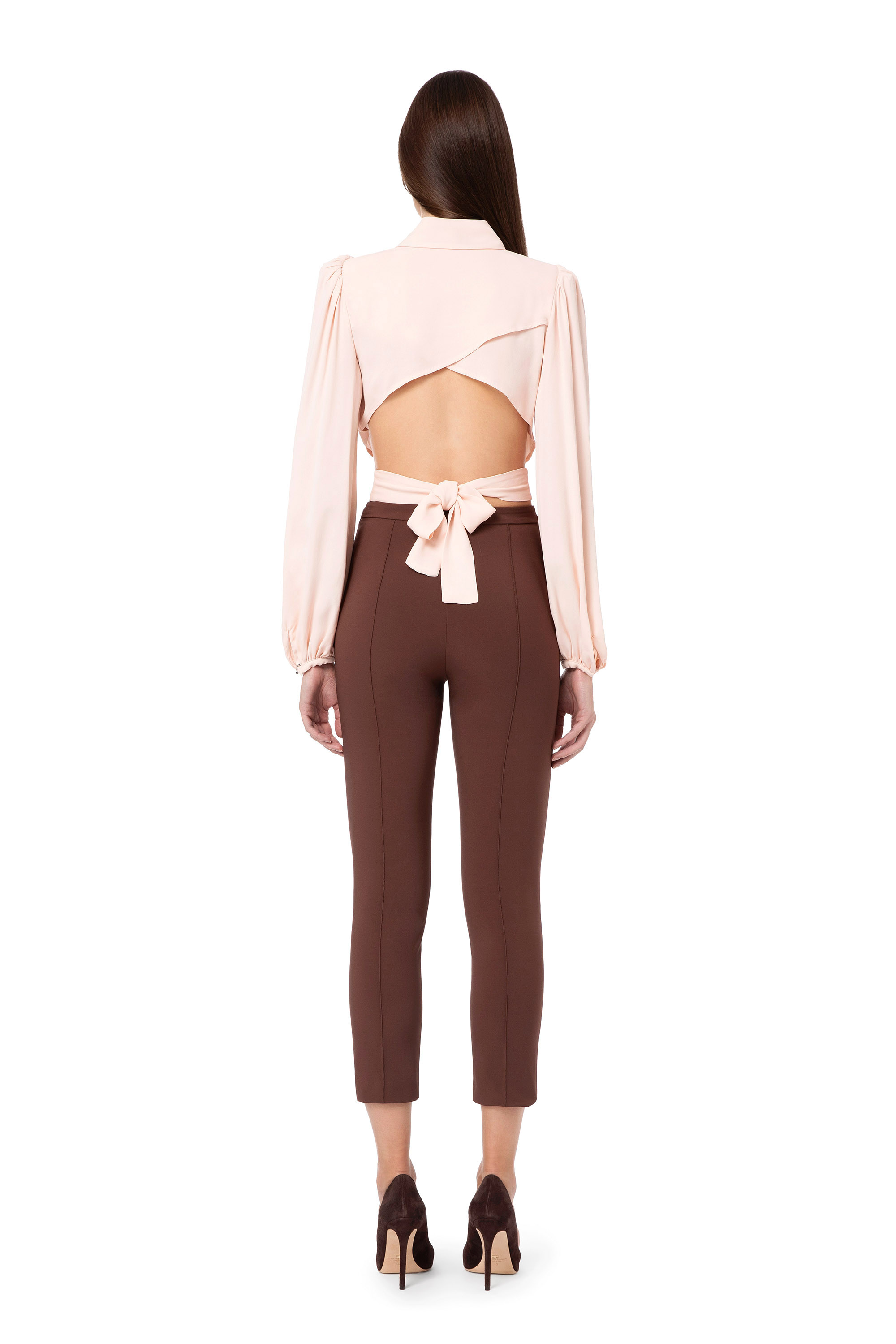 Camicia cropped con collo importante